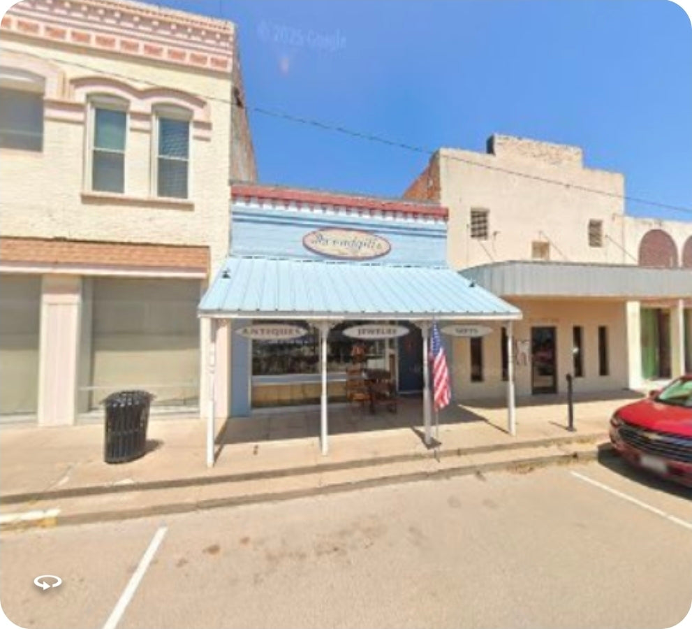 Threadgill’s Jewelry storefront on Live Oak Street in Marlin